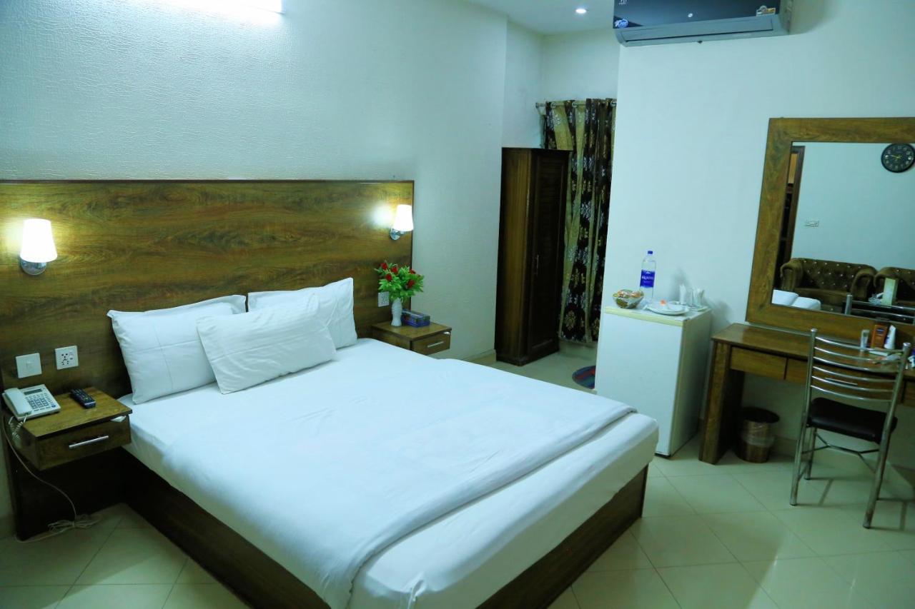Fiesta Inn Hotel & Resorts Multan Dış mekan fotoğraf